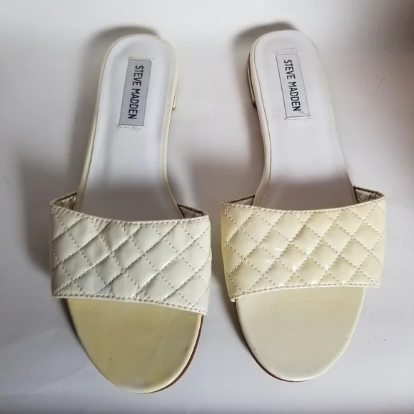 Vintage! Y2K Steve Madden quilted patent leather slides - Picture 2 of 10